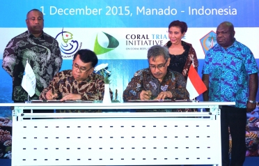 HCA Signing, CTI-CFF Office, Manado, 1 December 2015